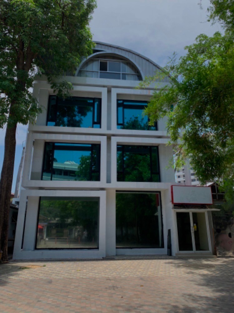 Commercial Building Sukhumvit 26 550 sq.m. 