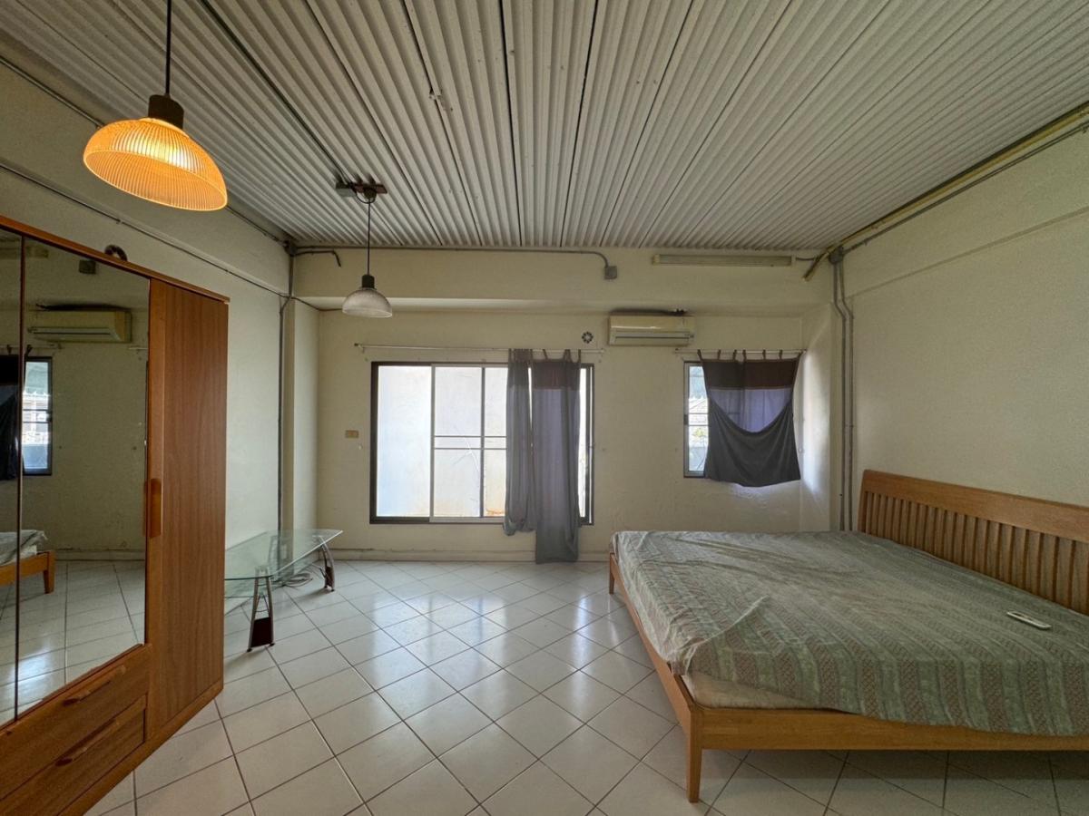 Baang Klang Muang Rama 9 Soi 43 3 Bedroom