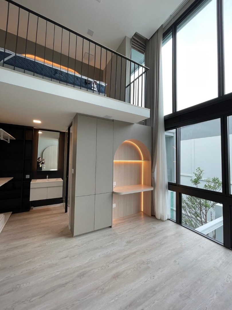  VIVE2 (Krungthep Kreetha) 4 Bedroom 5 Bathroom