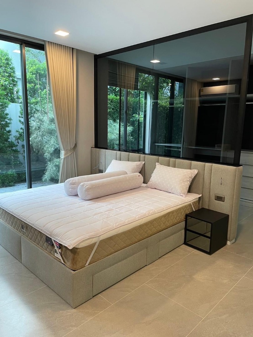  VIVE2 (Krungthep Kreetha) 4 Bedroom 5 Bathroom