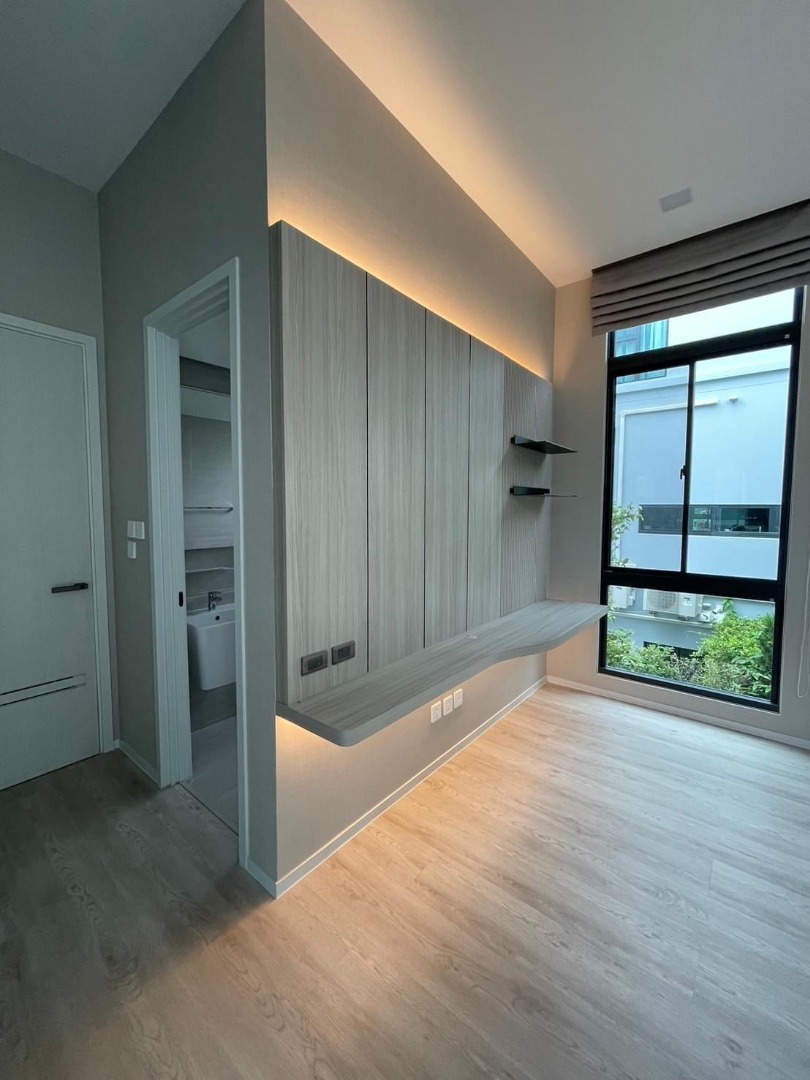  VIVE2 (Krungthep Kreetha) 4 Bedroom 5 Bathroom