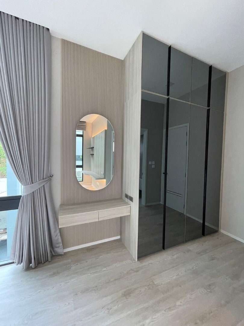  VIVE2 (Krungthep Kreetha) 4 Bedroom 5 Bathroom