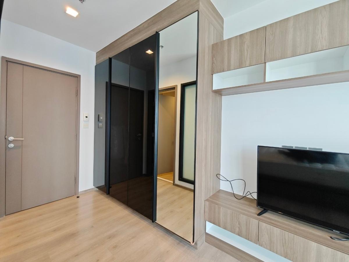 The Line Phahonyothin Park 2 Bedroom 18th Floor