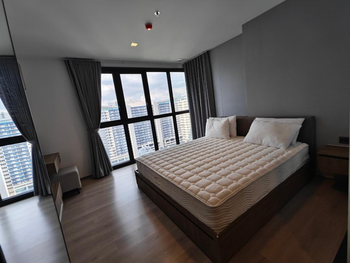 The Line Phahonyothin Park 2 Bedroom 18th Floor