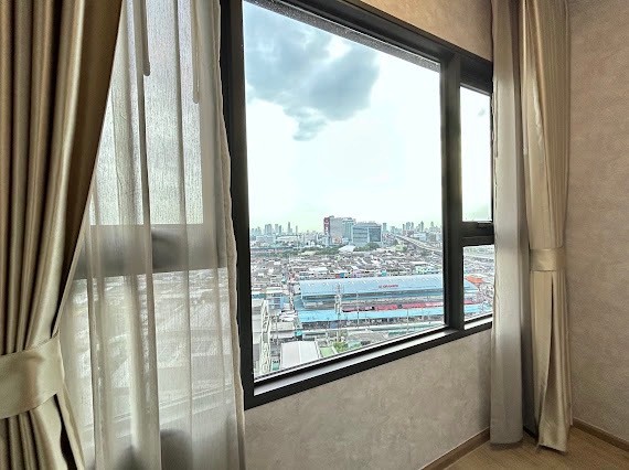 Life Rama4 - Asoke 1 Bedroom 15th Floor