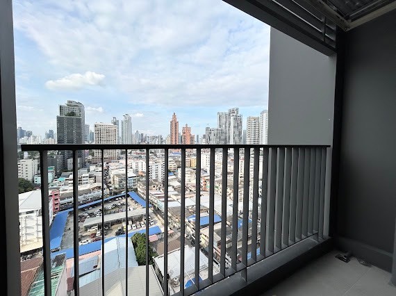 Life Rama4 - Asoke 1 Bedroom 15th Floor