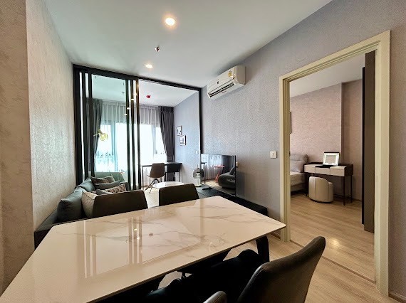 Life Rama4 - Asoke 1 Bedroom plus 22th Floor